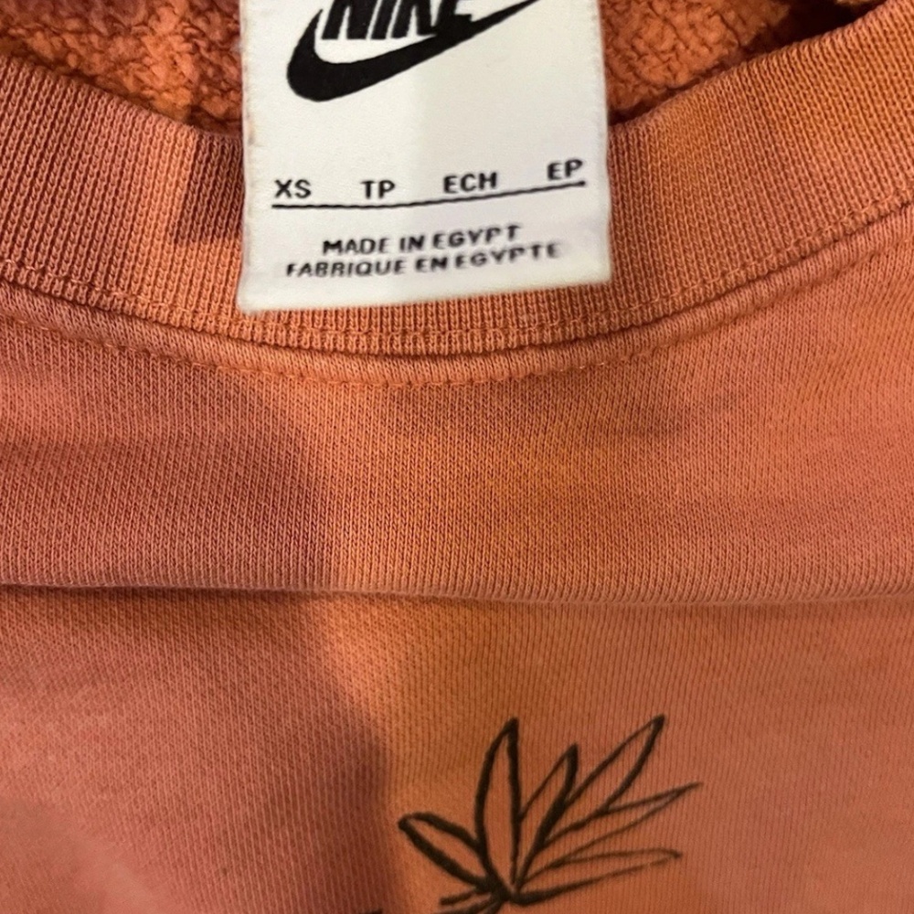 Women’s Nike WILD OASIS CREWNECK Size Women’s XS Good Condition - Picture 5 of 6